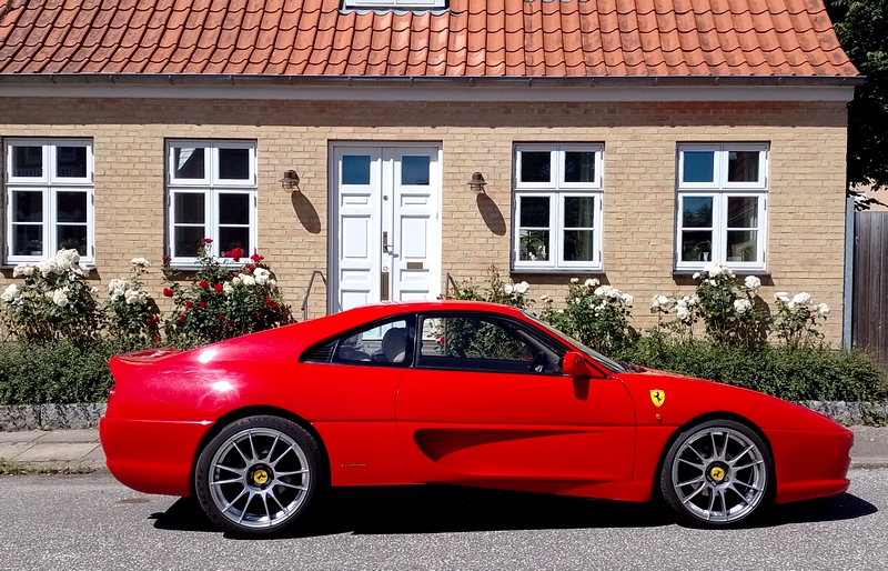 Ferrari F355 / Replica