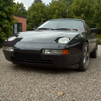 Porsche 928 S4